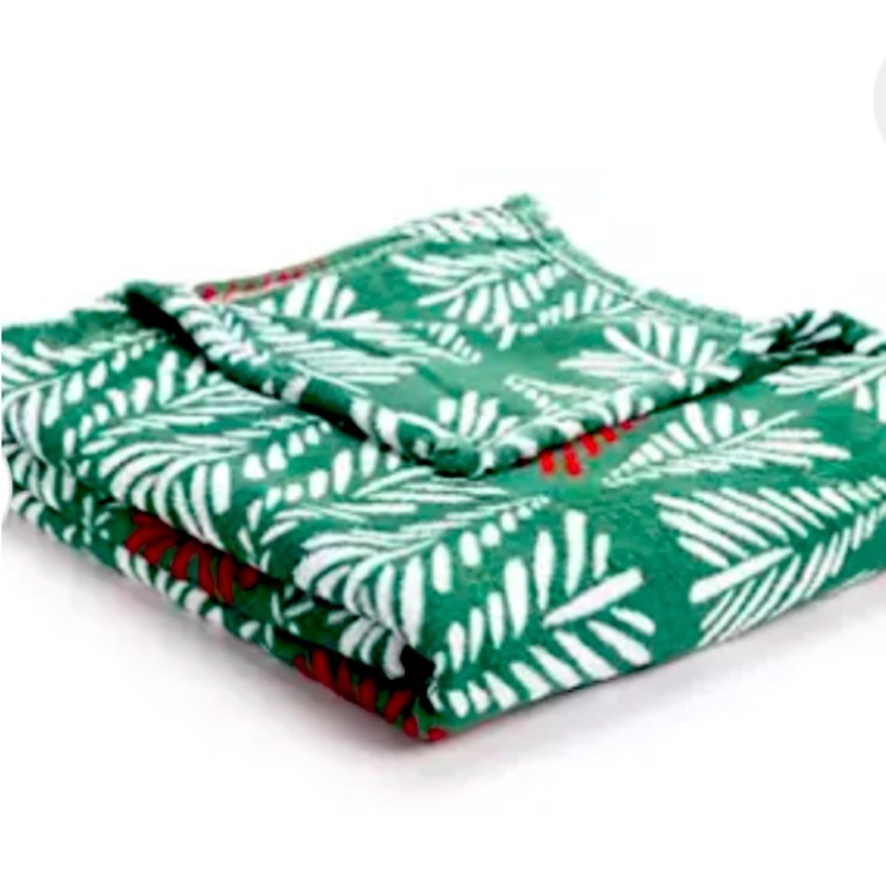 Christmas Tree Green Red Holiday Real Living Soft Blanket Throw 50 x 60